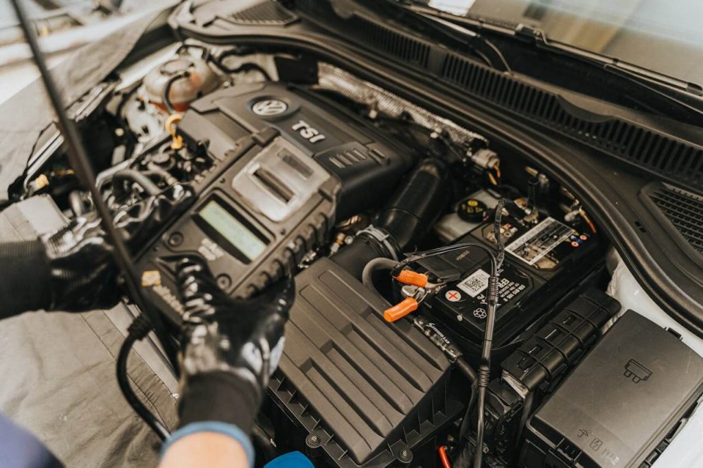 Signs Your Car Battery Needs Replacement